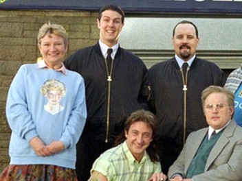 Phoenix nights series 1 episode 1 deals