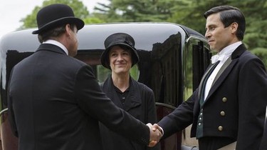 Watch downton abbey discount season 3 episode 9