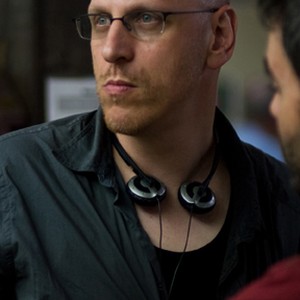 Director Oren Moverman on the set of "The Messenger." photo 8
