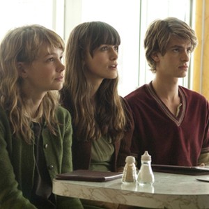 (L-R) Carey Mulligan as Kathy, Keira Knightley as Ruth and Andrew Garfield as Tommy in "Never Let Me Go." photo 19