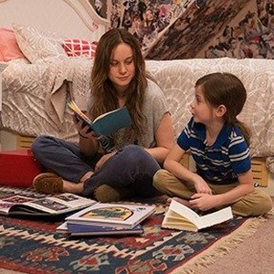 (L-R) Brie Larson as Ma and Jacob Tremblay as Jack in "Room."