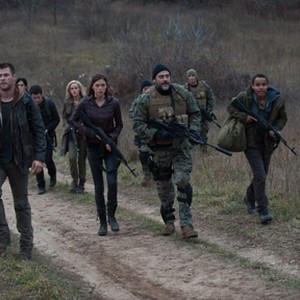 (L-R) Chris Hemsworth as Jed Eckert, Adrianne Palicki as Toni, Jeffrey Dean Morgan as Col. Andy Tanner and Connor Cruise as Daryl Jenkins in "Red Dawn." photo 3