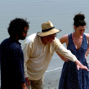 CENTOCHIODI, Raz Degan, director Ermanno Olmi (center), on set, 2007. © 01 Distribuzione