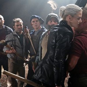 Once Upon a Time, from left: David Paul Grove, Miguelito Macario, Gabe Khouth, Faustino di Bauda, Lee Arenberg, Jennifer Morrison, 'Siege Perilous', Season 5, Ep. #3, 10/11/2015, ©KSITE