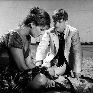THE GIRL WITH A SUITCASE, (aka LA RAGAZZA CON LA VILIGIA), Claudia Cardinale, Jacques Perrin, 1960