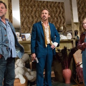 THE NICE GUYS, from left: Russell Crowe, Ryan Gosling, Angourie Rice, 2016. ph: Daniel McFadden/© Warner Bros.