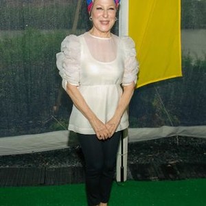 Bette Midler at arrivals for New York Restoration Project Spring Picnic and Sherman Creek Groundbreaking, 3725 10th Avenue at Harlem River Drive, New York, NY June 19, 2017. Photo By: Jason Mendez/Everett Collection