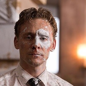 Tom Hiddleston as Dr. Robert Laing in "High-Rise." photo 2