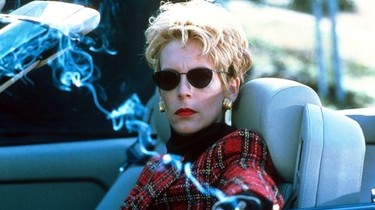 does jamie lee curtis smoke cigarettes A warm aloha to my older sister, Kelly Curtis. She passed away this morning. In her home. In nature. At peace. She was my first friend and lifelong confidant. She was Jamie Lee Curtis Shares Rare