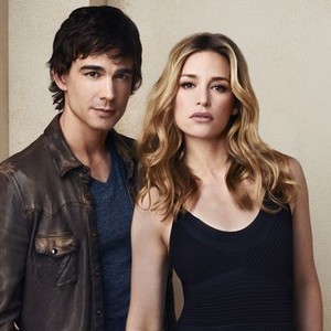 Christopher Gorham and Piper Perabo