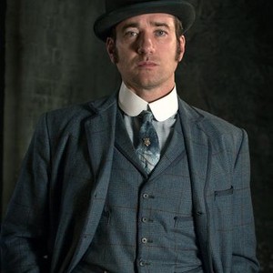 Matthew MacFadyen as Inspector Edmund Reid