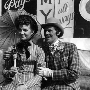 ESTHER WATERS, Kathleen Ryan, Dirk Bogarde, 1948