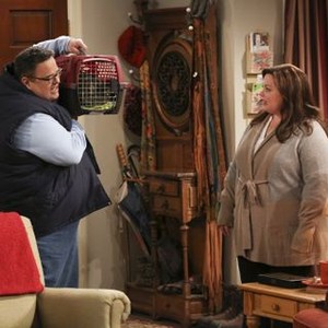 Mike and Molly, David Anthony Higgins (L), Melissa McCarthy (R), 09/20/2010, ©CBS