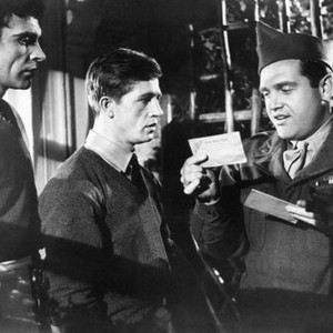 OPERATION SNAFU, (aka ON THE FIDDLE), from left: Sean Connery, Alfred Lynch, Alan King, 1961