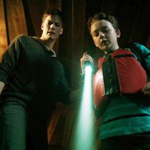 LOST & FOUND, FROM LEFT, JUSTIN KELLY, BENJAMIN STOCKHAM, 2016. PH: MELISSA CONNORS. ©SONY PICTURES HOME ENTERTAINMENT
