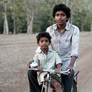 LION, FROM LEFT, SUNNY PAWAR, ABHISHEK BHARATE, 2016. PH: MARK ROGERS. ©THE WEINSTEIN COMPANY