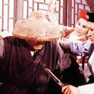 THE FATE OF LEE KHAN, (AKA YING CHUN GE ZHI FENGBO), 2019 RE-RELEASE, FROM LEFT: ANGELA MAO, HU CHIN (IN RED), HELEN MA (FAR RIGHT), 1973. © FILM MOVEMENT CLASSICS