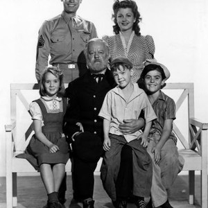 SUNDAY DINNER FOR A SOLDIER, (front row), Connie Marshall, Charles Winninger, Bobby Driscoll, Billy Cummings, (back row) John Hodiak, Anne Baxter, 1944, (c) 20th Century Fox, TM & Copyright