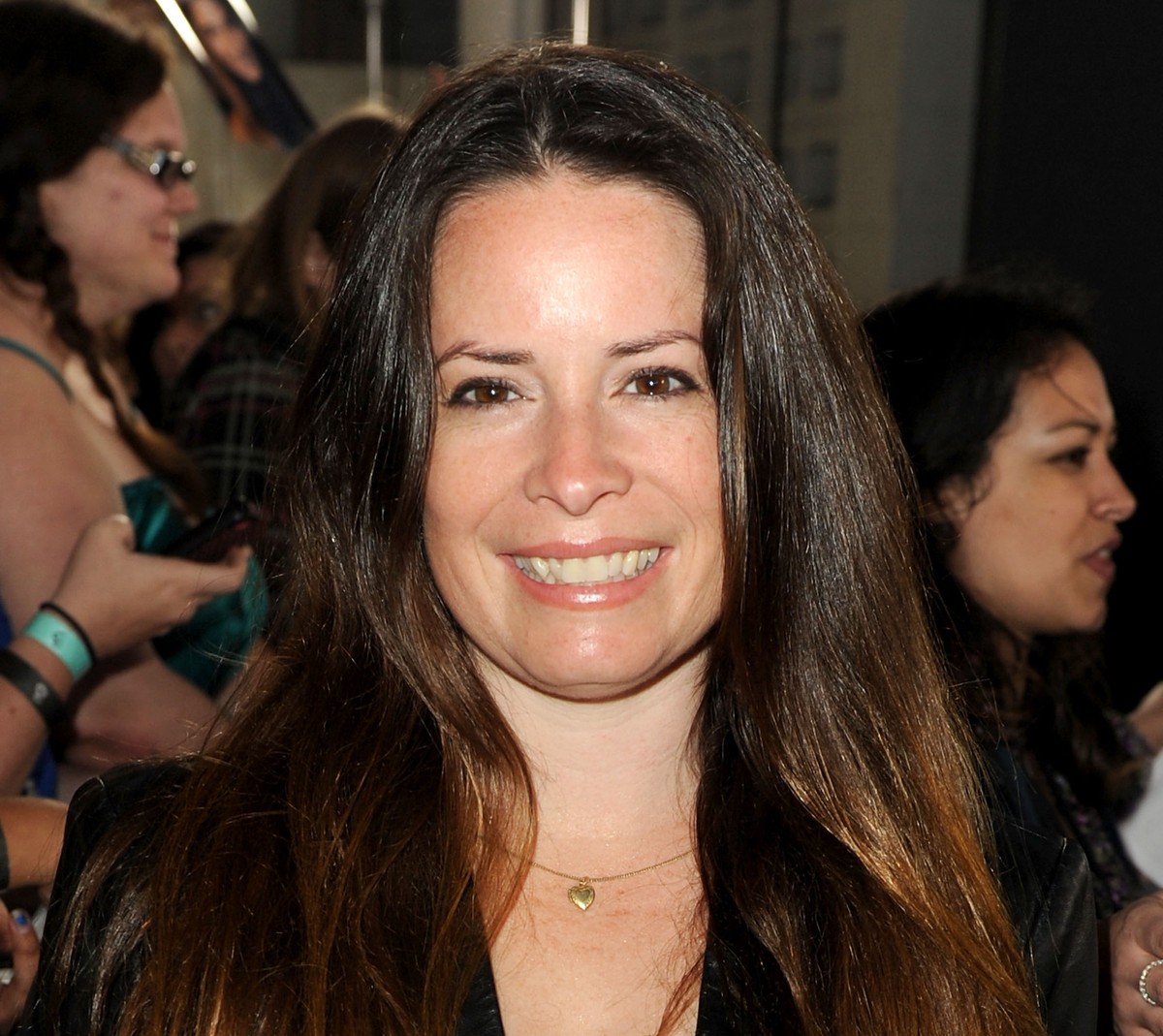 Pictures & Photos of Holly Marie Combs - IMDb