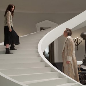 Alice Englert as Lena Duchannes and Jeremy Irons as Macon Ravenwood in "Beautiful Creatures." photo 12