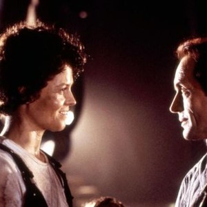 ALIENS, Sigourney Weaver, Lance Henriksen, 1986, TM and Copyright (c)20th Century Fox Film Corp. All rights reserved.
