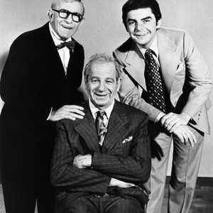 THE SUNSHINE BOYS, George Burns, Walter Matthau, Richard Benjamin, 1975