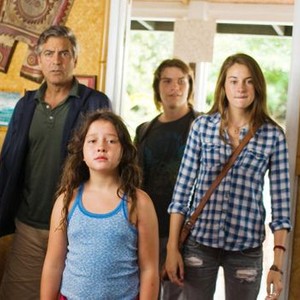 THE DESCENDANTS, from left: George Clooney, Amara Miller, Nick Krause, Shailene Woodley, 2011. ph: Merie Weismiller Wallace/TM and copyright ©Fox Searchlight Pictures. All rights reserved