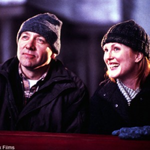 Kevin Spacey (left) and Julianne Moore in Lasse Hallström's The Shipping News. photo 7