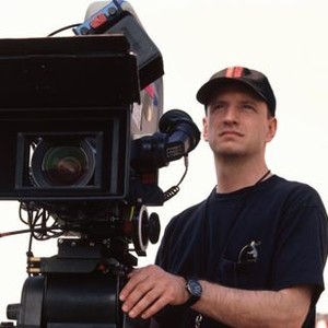OCEAN'S ELEVEN, Director, STEVEN SODERBERGH, on the set, 2001.