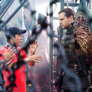 THE GREAT WALL, FROM LEFT: DIRECTOR ZHANG YIMOU, MATT DAMON, ON SET, 2016. PH: JASIN BOLAND/©UNIVERSAL PICTURES