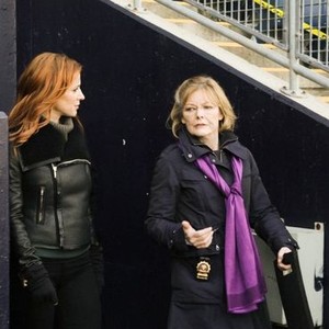 Unforgettable, Poppy Montgomery (L), Jane Curtin (R), 'Heartbreak', Season 1, Ep. #16, 02/21/2012, ©CBS