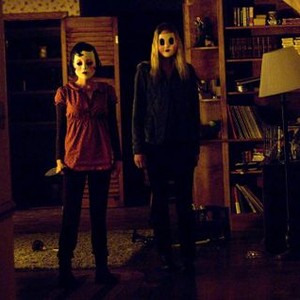 THE STRANGERS, from left: Laura Margolis, Gemma Ward, 2008. ©Universal Pictures