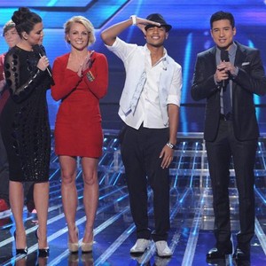 X Factor, Khloe Kardashian (L), Britney Spears (C), Mario Lopez (R), 09/21/2011, ©FOX