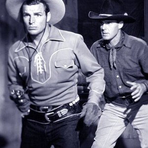 Stagecoach Outlaws (1945) photo 2