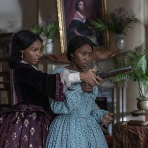 4130_D028_00304_RC
Janelle Monáe stars as Marie Buchanon and Cynthia Erivo as Harriet Tubman in HARRIET, a Focus Features release.  
Credit: Glen Wilson / Focus Features