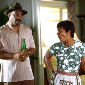 LOVE DON'T COST A THING, Steve Harvey, Vanessa Bell Calloway, 2003, (c) Warner Brothers