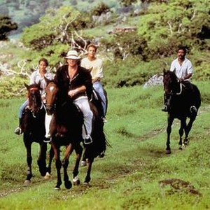 MY FATHER THE HERO, Gerard Depardieu (hat), Katherine Heigl (left), Dalton James (yellow shirt), 1994, © Buena Vista