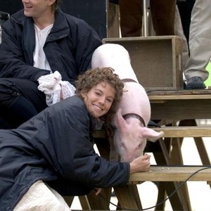 CASANOVA, Heath Ledger, Sienna Miller, Bimba the pig, on set, 2005, (c) Touchstone
