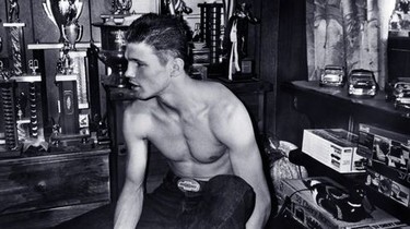 ★　Broken Noses 　大判ポスター Amazon.co.jp: 激残暑 Broken Noses POSTER/Bruce Weber L-size 大判