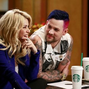 The Voice, Shakira (L), Joel Madden (R), 'The Battles Part 3', Season 4, Ep. #9, 04/22/2013, ©NBC