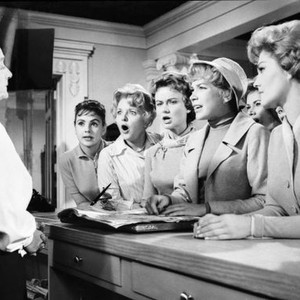 ASK ANY GIRL, Elisabeth Fraser (third left), Dody Heath, Shirley MacLaine, Claire Kelly, 1959