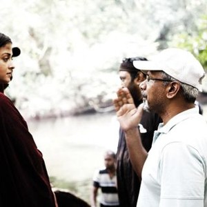 Ravanaa, Aishwarya Rai (L), Mani Ratnam (R), 2010. ©Reliance Big Pictures
