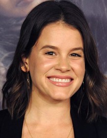 Sosie Bacon