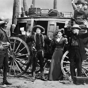 RETURN OF THE CISCO KID, (standing with hands raised) Warner Baxter, Lynn Bari, Henry Hull, (on stagecoach) Arthur Aylesworth, Eddy Waller, 1939, TM & Copyright (c) 20th Century Fox Film Corp