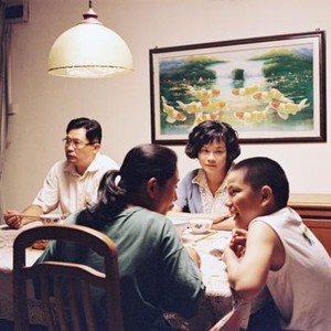 ILO ILO, from left: CHEN Tianwen, Angeli Bayani, YEO Yann Yann, Koh Jia Ler, 2013. ©Film Movement