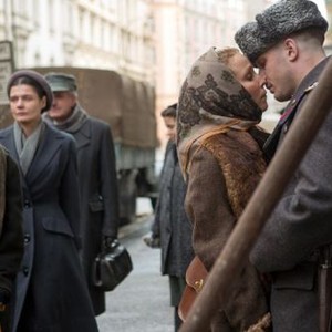 CHILD 44, from left: Noomi Rapace, Tom Hardy, 2014. ph: Larry Horricks/©Summit Entertainment