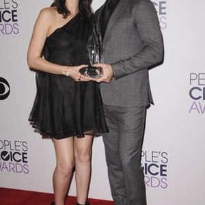 Caitriona Balfe, Sam Heughan in the press room for 41st Annual The People''s Choice Awards 2015 - Press Room, Nokia Theatre L.A. LIVE, Los Angeles, CA January 7, 2015. Photo By: Elizabeth Goodenough/Everett Collection
