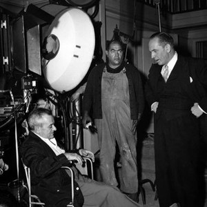 THE DESPERATE HOURS, from left: director/producer William Wyler, Robert Middleton, Fredric March, on the set, 1955