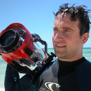 Director Chris Kentis on the set of Open Water. photo 12