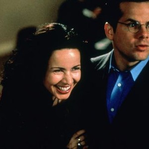 DOG PARK, from left: Janeane Garofalo, Bruce McCulloch, 1998, ©New Line Cinema